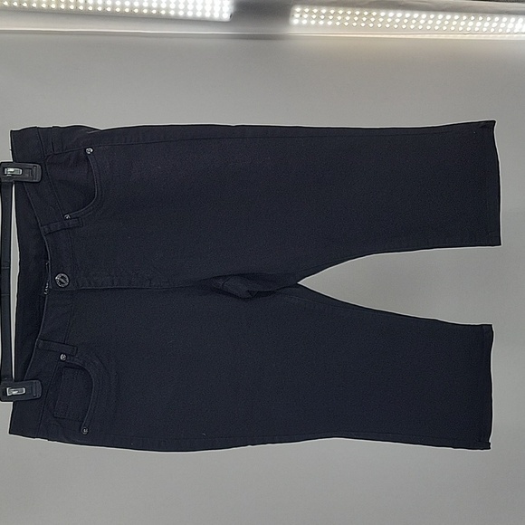 Lane Bryant Black Denim Stretch Capris NWOT - Picture 13 of 15